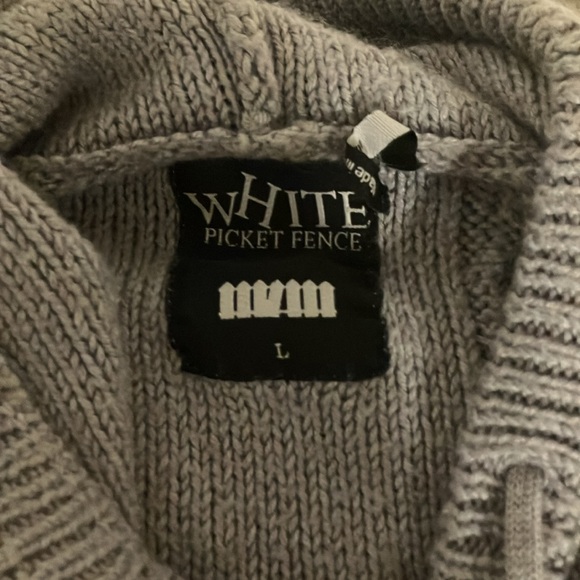 Cable Knit Hooded Sweater - Picture 4 of 5